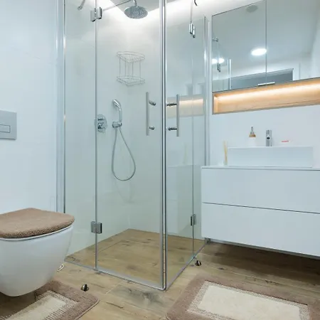 Apartament Deluxe Pinea 219 * Pobierowo